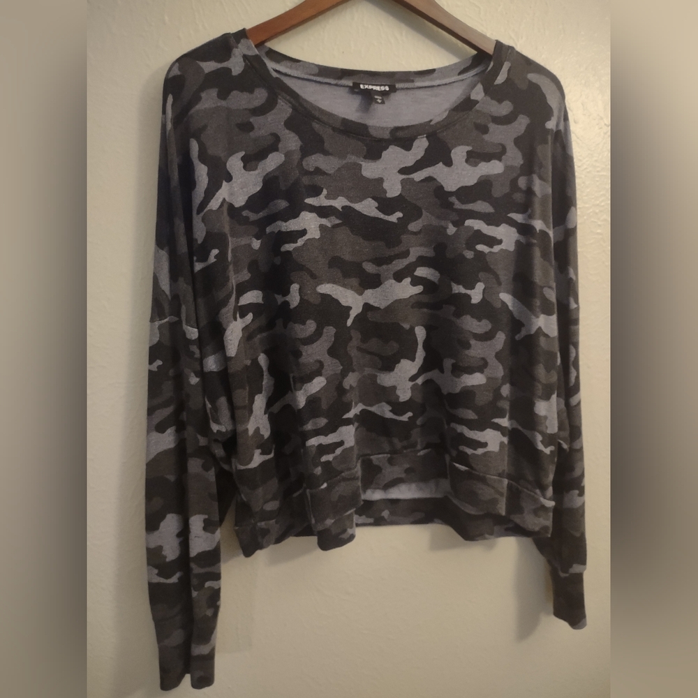 Express Camo Long Sleeve Dolman Top Sweatshirt Gray Black Size L - Picture 4 of 13